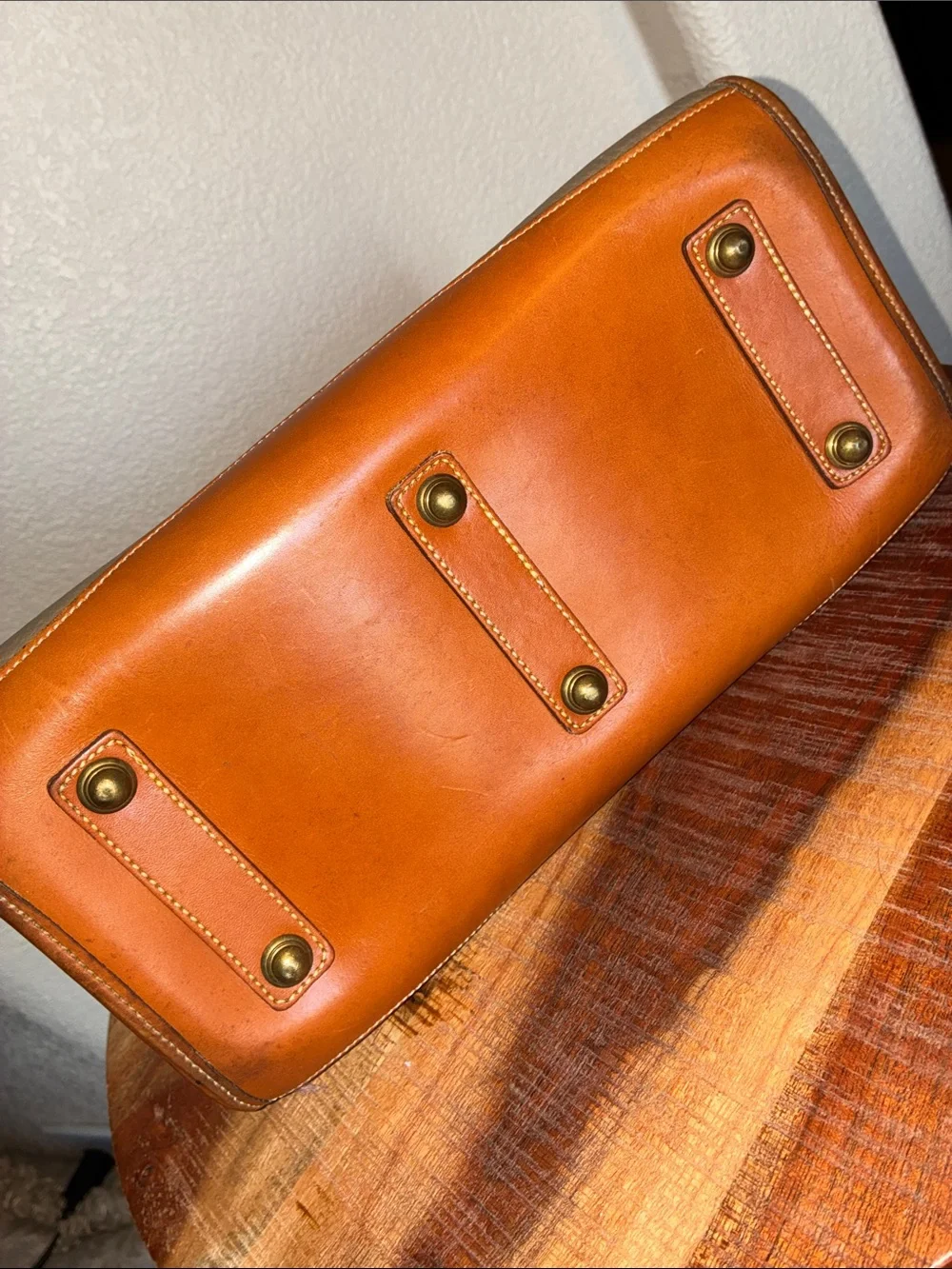 Dooney Bourke Satchel 2-Tone Pebble Leather, Tan/Taupe all weather bag, VTG EUC